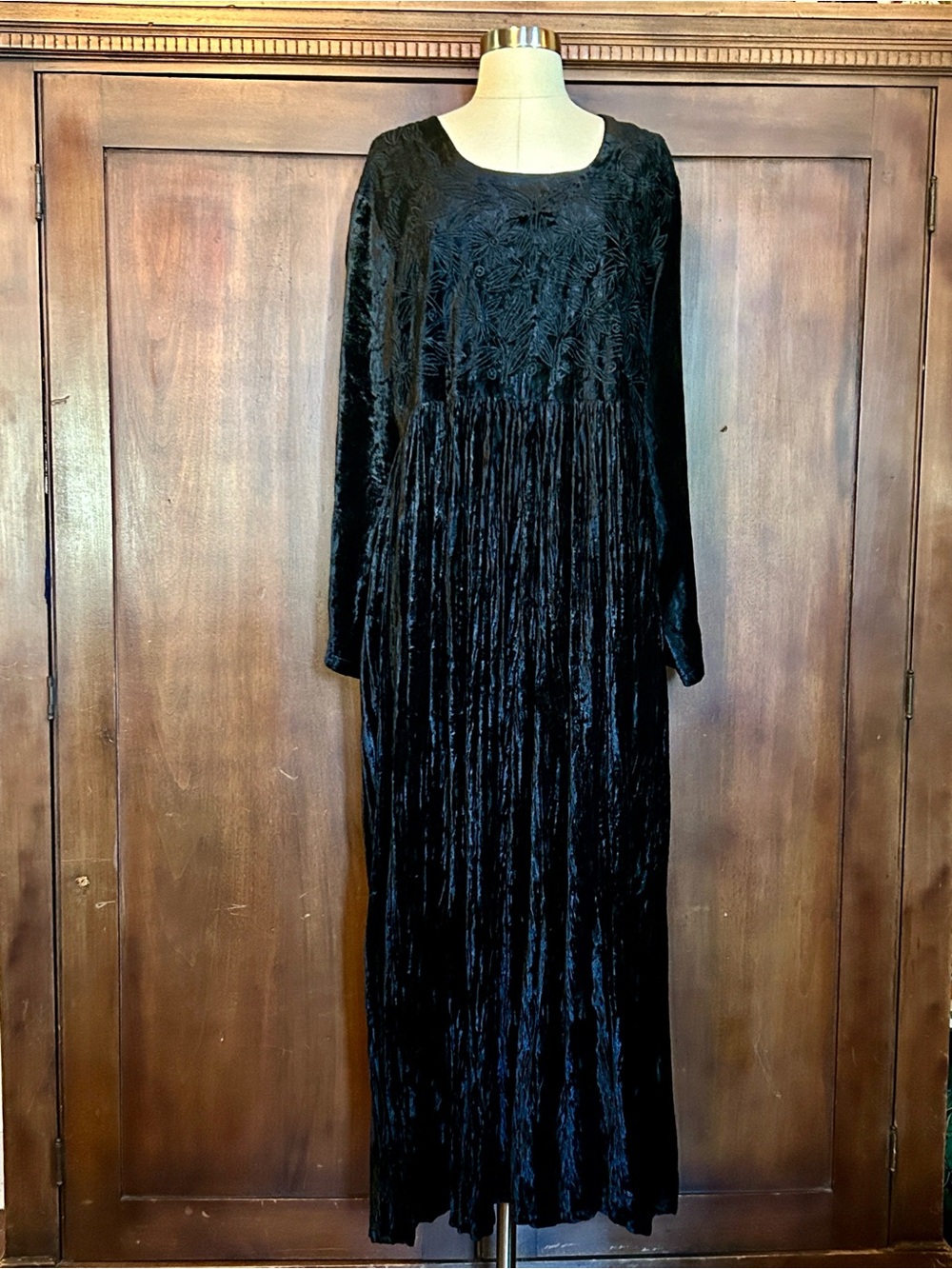 Vtg 90s Starina Black Rayon Velvet Maxi Embroidered Bodice L/XL